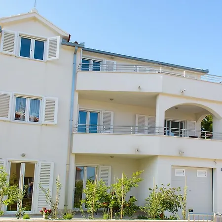 Two-bedroom In Okrug Gornji Ii * Τρογκίρ