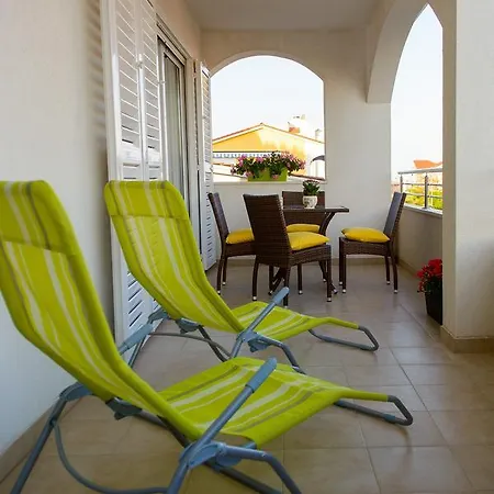Διαμέρισμα Two-bedroom In Okrug Gornji Ii *