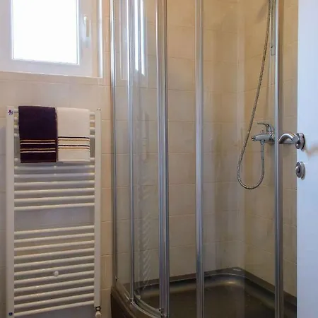 Two-bedroom In Okrug Gornji Ii تروغير