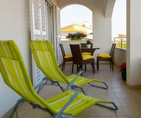 Apartment Two-bedroom In Okrug Gornji Ii *