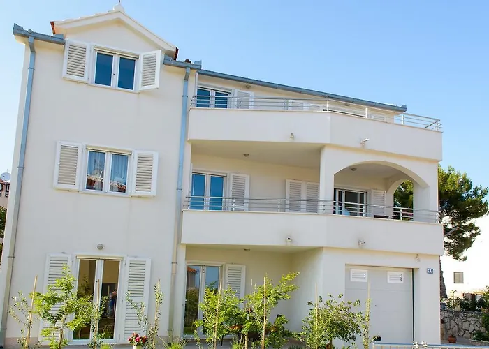 Two-bedroom In Okrug Gornji Ii * Trogir