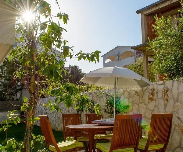 Two-bedroom In Okrug Gornji Ii Trogir